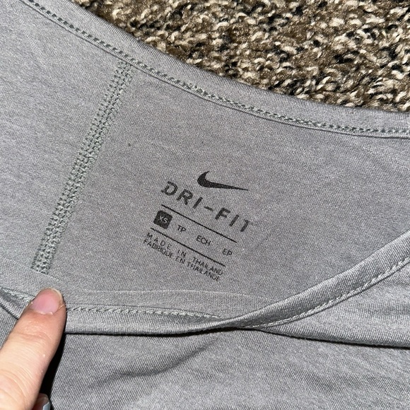 Nike Black and Grey Yoga T-shirt Bundle - Picture 3 of 6